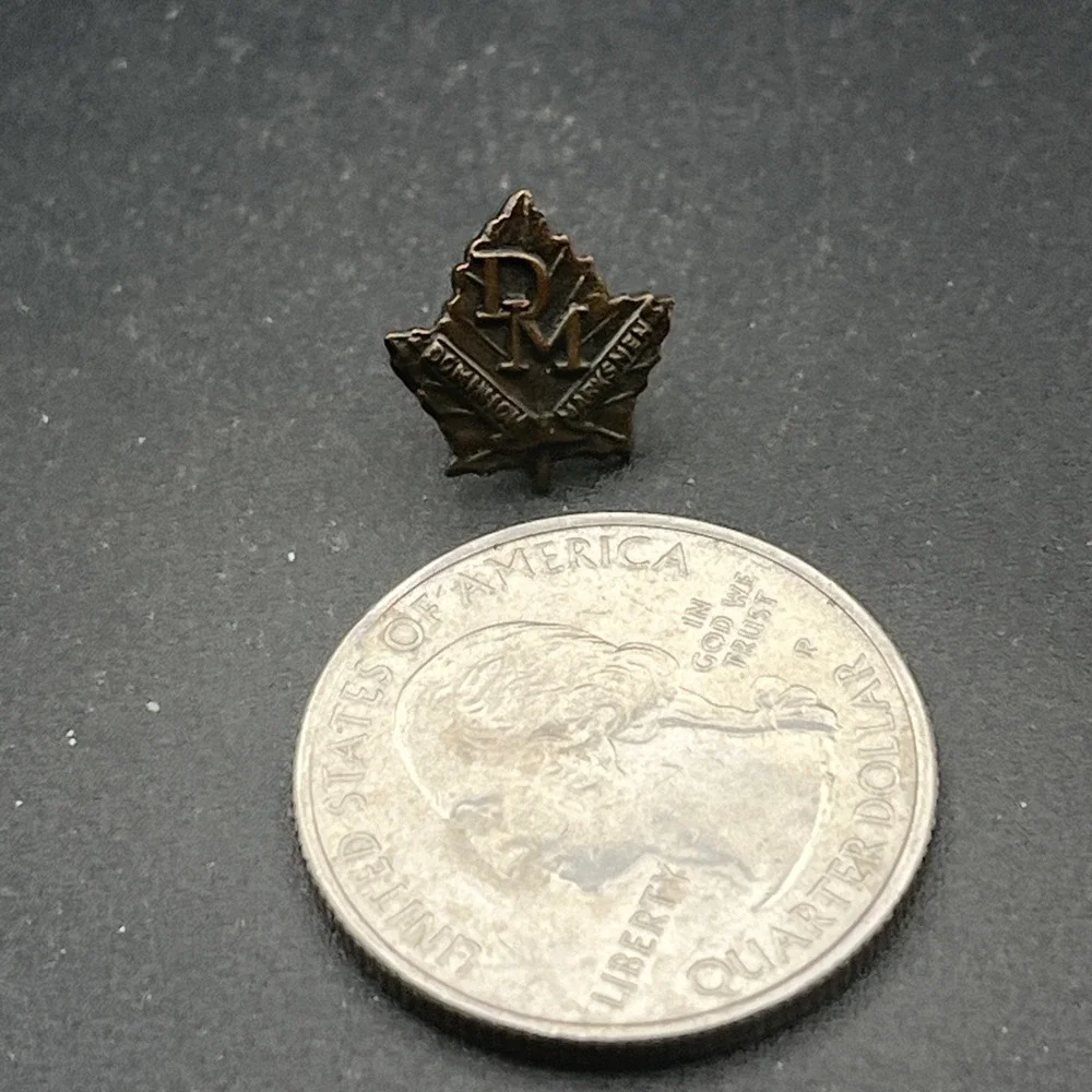 Dominion Marksmen Maple Leaf Canada Tiny DM Lapel Hat Pin‎